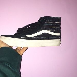 women’s high top vans 🖤💙